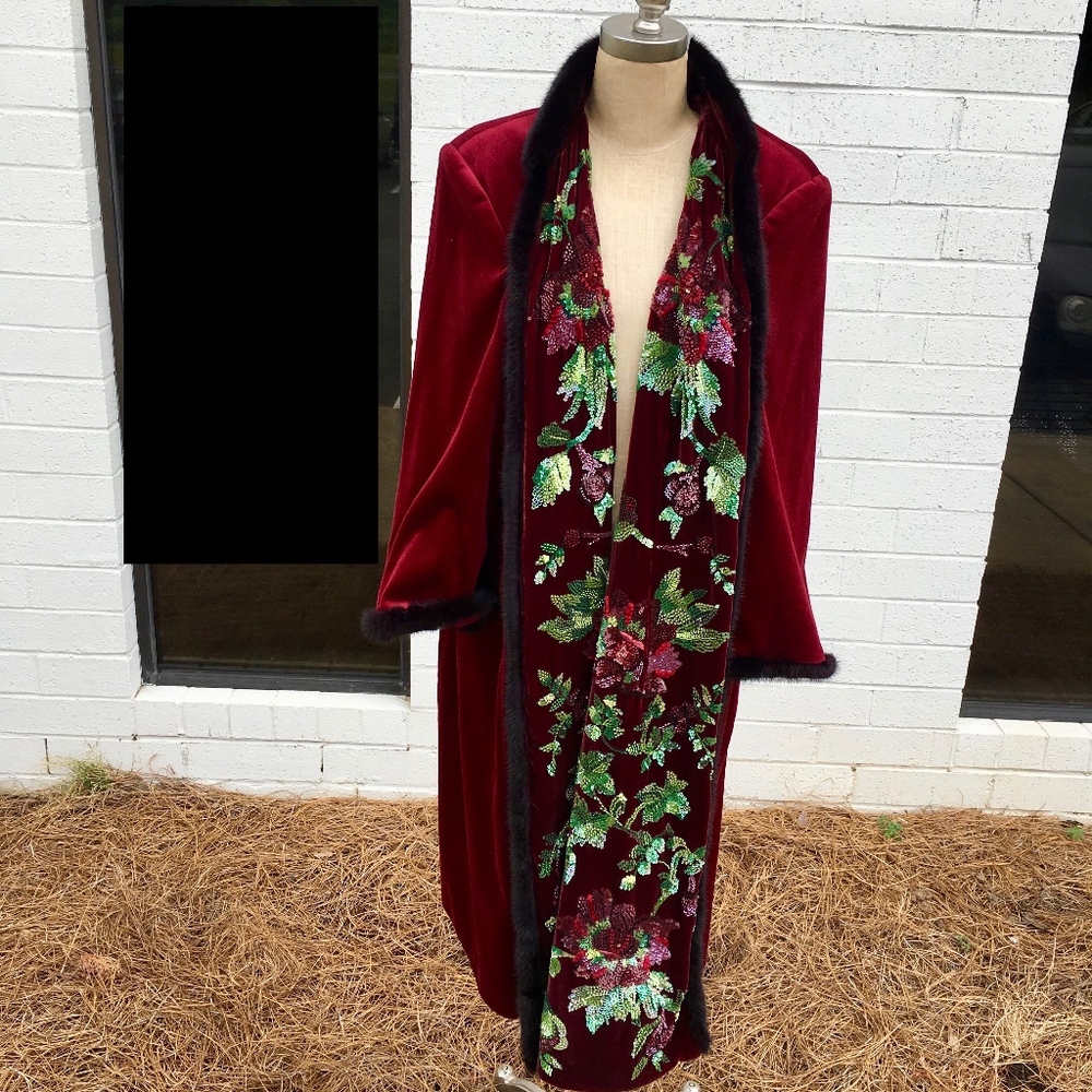Zang Toi Opera Cape